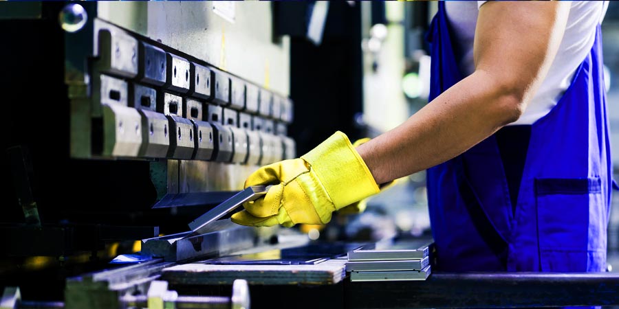 Abkant pres tezgahında teknik şartnameye uygun karmaşık metal form verme ve büküm operasyonu